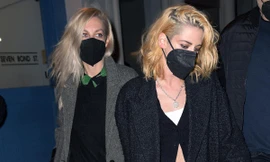 Mỹ nhân ‘Chạng vạng’ và bạn gái đồng giới lộ diện sau khi thông báo đính hôn