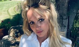 Britney Spears bị nhân viên tố hành hung.