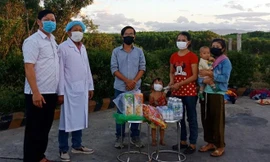 Bản tin 8H: 2 người vợ và 3 cháu nhỏ bị ‘bỏ quên’ ở Thừa Thiên - Huế