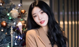 Chung Ha cảm thấy có lỗi khi là sao Hàn đầu tiên mắc COVID-19, phải điều trị tâm lý