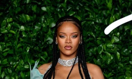 Rihanna trở thành tỷ phú USD