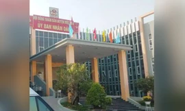 Bản tin 8H: Kỷ luật nguyên huyện ủy viên cầm cố thẻ đảng của mình và vợ