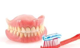 Chăm sóc răng giả hữu hiệu