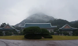 Chuyện trong phủ Tổng thống Hàn Quốc