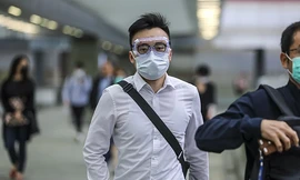 Người Hong Kong đã hình thành văn hoá đeo khẩu trang từ sau đại dịch SARS năm 2003. Ảnh: SCMP.