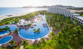 FLC Quy Nhơn được vinh danh 'Khu nghỉ dưỡng được yêu thích nhất năm 2020'