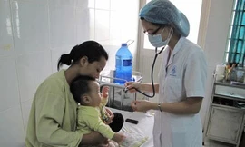 Hà Nội: 8 bé nhập viện sau tiêm vắc xin Quinvaxem