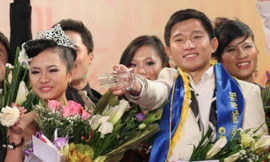 Cặp đôi sinh viên tài sắc