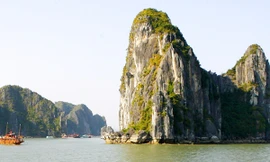 Đợi giờ G kết quả chọn Vịnh Hạ Long