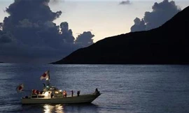 Một tàu Nhật trên vùng tranh chấp