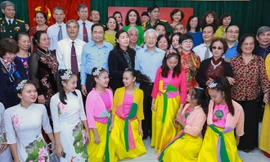 Tổng Bí thư, Chủ tịch nước Nguyễn Phú Trọng chung vui cùng nhân dân trong ngày hội Đại đoàn kết toàn dân tộc. Ảnh: Hà Nội Mới