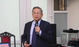 Ông Nguyễn Minh Thuyết, Tổng chủ biên Chương trình Giáo dục phổ thông mới trong cuộc họp báo chiều 27/12 