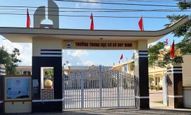 Hiệu trưởng 'hỏi cung' học sinh: Ngớ ngẩn, phản giáo dục