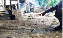 Bờ sông Gianh xuất hiện vết nứt dài bất thường sau lũ