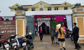 Quảng Bình yêu cầu xử lí nghiêm vụ 'chiếm' trụ sở xã làm đám cưới