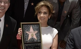 Jennifer Lopez được vinh danh trên đại lộ danh vọng
