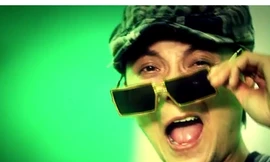 Xôn xao video phê phán trà chanh ‘chém gió’