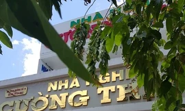 Cô giáo mầm non vào nhà nghỉ cùng trưởng phòng giáo dục để 'mượn tiền'