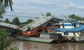 Va chạm trên sông, 1 công nhân tử vong