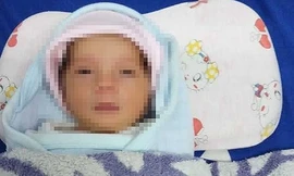 Vụ giành nuôi bé gái bị bỏ rơi ở Cà Mau: Yêu cầu giám định ADN lần 2