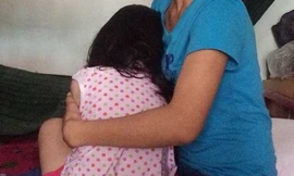 Khởi tố thiếu niên 16 tuổi đánh bài tụt quần 2 bé gái