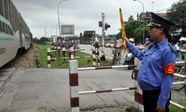 Bộ trưởng GTVT khen nữ gác chắn dũng cảm cứu người