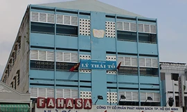 Những trường học 'treo' trên không