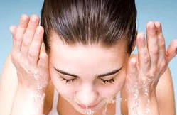 Năm bước rửa đúng cách giúp ngừa mụn hiệu quả