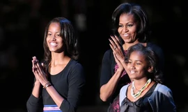 Ông Obama tái đắc cử, con gái càng bị hạn chế Facebook