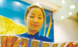 Tới đây, người dân vẫn được mua bán vàng miếng tại nơi Ngân hàng Nhà nước cho phép Ảnh: Hồng Vĩnh