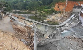 Sự cố cầu đang thi công ở Hà Giang: Người dân mong sớm xây cầu trở lại
