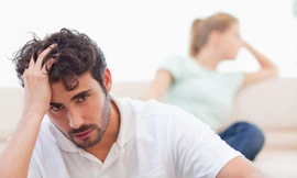 Nam giới bắt đầu gặp những triệu chứng như giảm ham muốn tình dục, gặp vấn đề về cương cứng dương vật, yếu sinh lý dẫn đến xuất tinh không kiểm soát … nên đến gặp bác sĩ càng sớm càng tốt. Ảnh minh hoạ: Internet