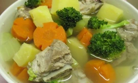 Những món ăn nóng, giàu đạm giúp chống lại bệnh đường hô hấp ngày lạnh. Ảnh minh hoạ: Internet