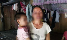 Mẹ bé gái 18 tháng tuổi bị HIV đau xót trước 'án tử' bỗng dưng rơi xuống đầu con mình.