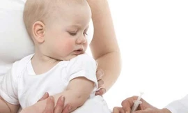 Trẻ đã được tiêm 1 hoặc 2 mũi vắc xin Quinvaxem thì sẽ được tiếp tục tiêm vắc xin ComBE Five liều tiếp theo và không phải tiêm lại từ đầu. Ảnh minh hoạ: Internet