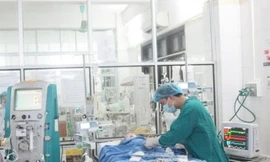 Điều trị cho trẻ tại Bệnh viện Nhi Trung ương.