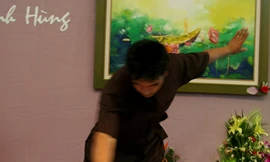 Cận cảnh vẽ tranh Thiền bằng ngón tay