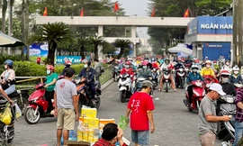 Công nhân điêu đứng vì giảm giờ, mất việc