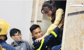 TIN NHANH 12H: Chuyên gia nói về đưa môn Văn xét tuyển ngành Y; Cứu 4 học sinh kẹt trong thang máy 