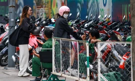 Gửi xe xem pháo hoa ở TPHCM: Đi vòng tìm chỗ, khởi điểm 20.000 đồng