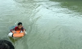 Cứu hộ thành công nam thanh niên bị nước cuốn trôi từ Long An về TP.HCM