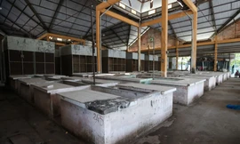 Hai ngôi chợ tiền tỷ ở TP Thủ Đức hoang tàn sau nhiều năm bỏ hoang