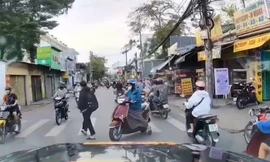 Video: Cúi đầu cảm ơn khi được nhường đường hút triệu lượt xem