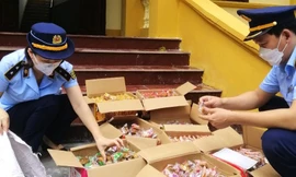 Phát hiện hàng nghìn bánh trung thu không nguồn gốc chuẩn bị ra thị trường