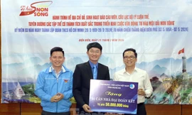 Tuổi trẻ Nghệ An trao tặng Nhà đại đoàn kết tại tỉnh Điện Biên