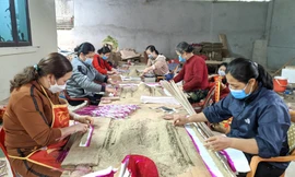 Làng hương trầm xứ Nghệ tất bật vào vụ Tết Nguyên đán