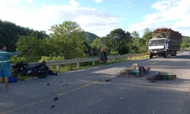 Hai xe máy đối đầu khiến 3 người thương vong