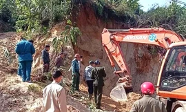 5 cháu nhỏ bị vùi lấp do sạt lở đất, 1 cháu bé tử vong