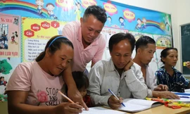 Về nơi những cặp vợ chồng rủ nhau đi 'tìm con chữ'