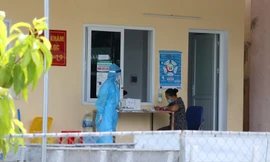 Tạm đình chỉ quyền Trạm trưởng Trạm Y tế phường vì lơ là trong phòng chống dịch